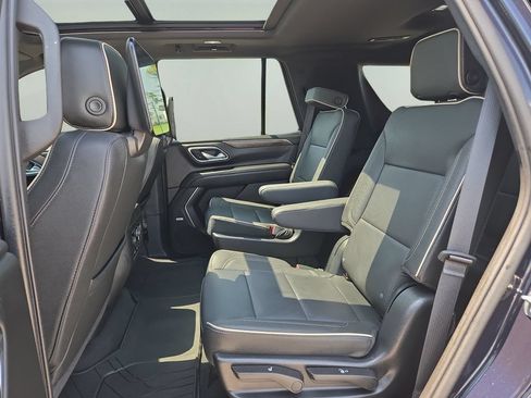 Used 2023 Chevrolet Tahoe Premier AWD/4WD image 14