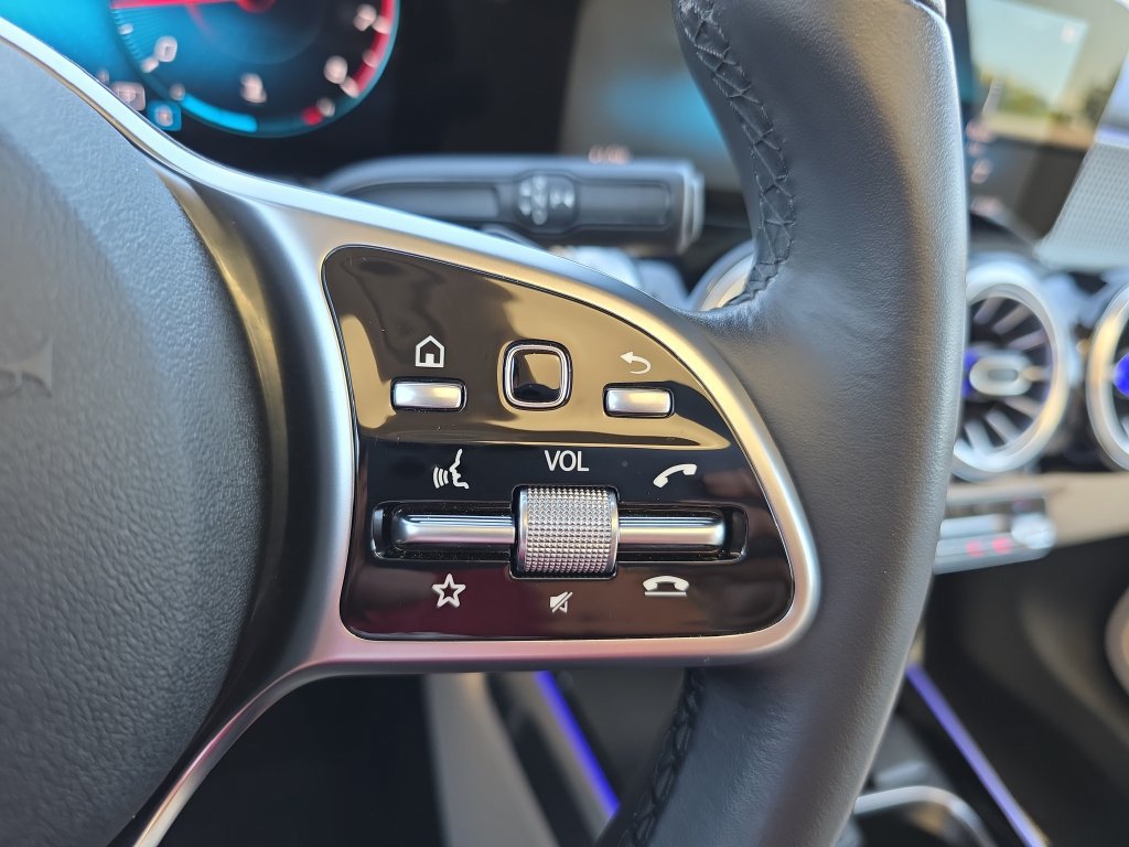 Certified 2022 Mercedes-Benz GLB 250 4MATIC image 22