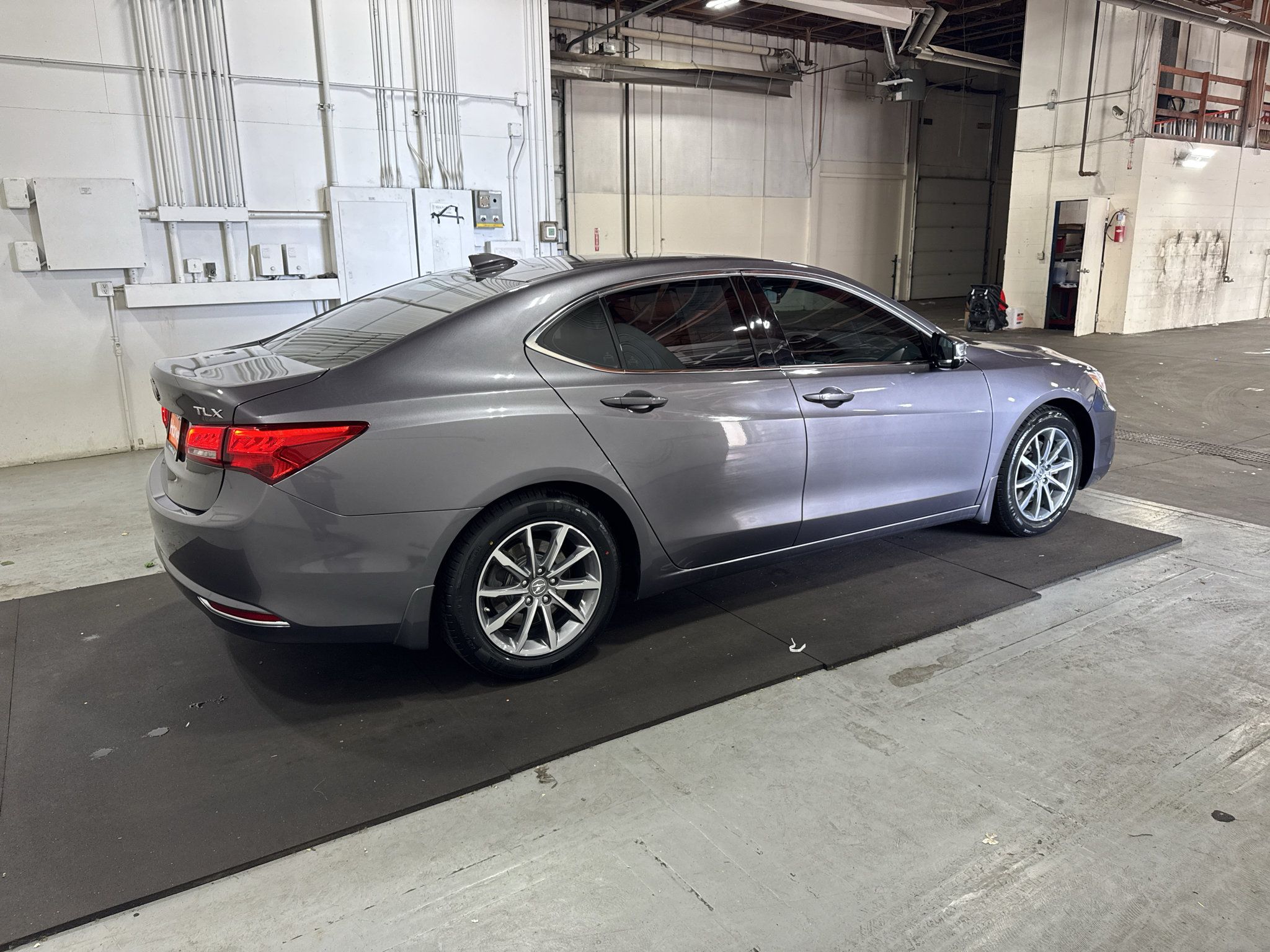 Used 2020 Acura TLX FWD image 28