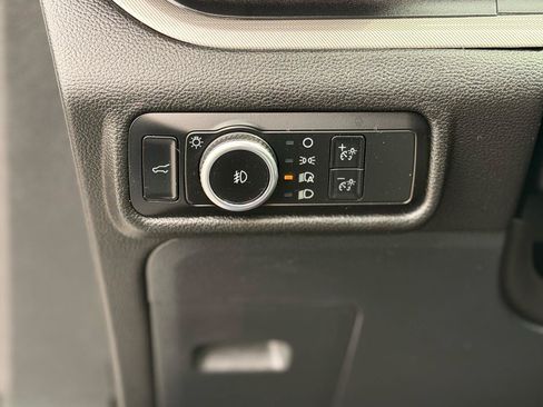 Used 2023 Ford Explorer XLT w/ XLT Sport Appearance Package AWD/4WD image 10
