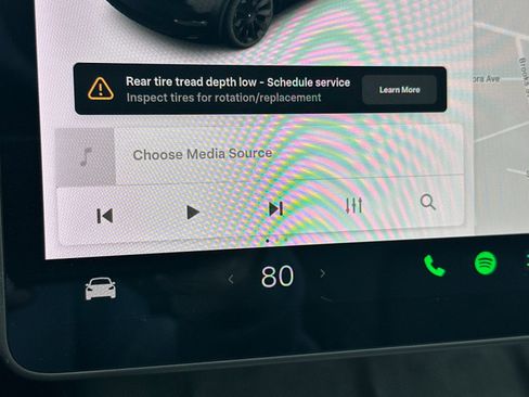 Used 2021 Tesla Model Y Long Range image 18