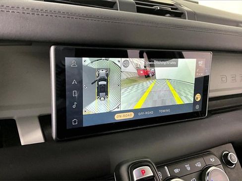 Used 2024 Land Rover Defender 110 S image 13