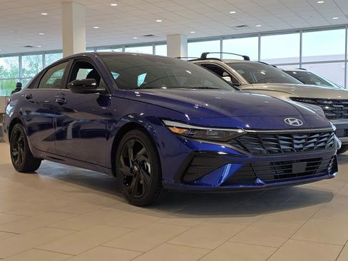 New 2026 Hyundai Elantra SEL Sport Premium FWD image 2