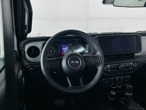 Used 2025 Jeep Wrangler Sport S image 17