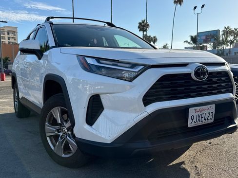 Used 2024 Toyota RAV4 XLE w/ Convenience Package FWD image 2