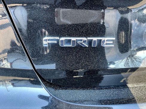 Used 2016 Kia Forte EX image 30