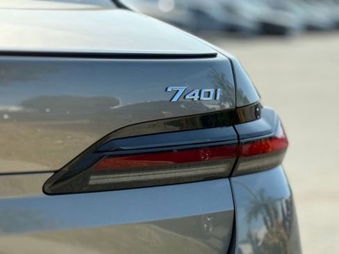 Certified 2023 BMW 740i w/ Executive Package image 14