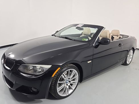 Used 2013 BMW 335i Convertible image 11