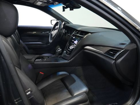 Used 2016 Cadillac CTS V w/ Luxury Package RWD image 36