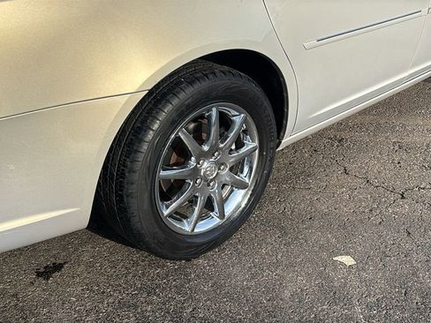 Used 2008 Buick Lucerne CXL w/ Driver Confidence Package image 8