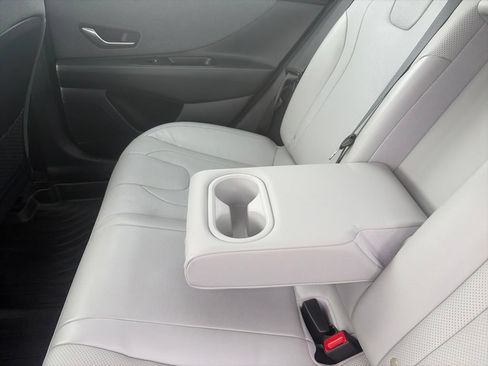 Used 2023 Hyundai Elantra Limited FWD image 19