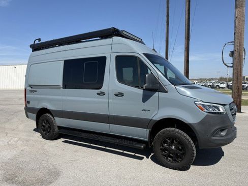 Used 2023 Mercedes-Benz Sprinter 2500 image 5