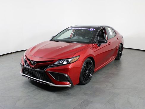 Used 2021 Toyota Camry XSE image 2