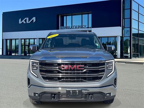 Used 2025 GMC Sierra 1500 SLT image 2