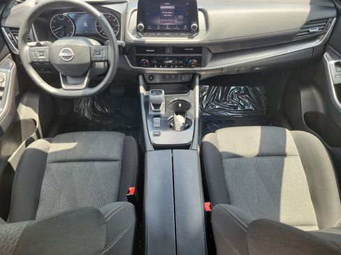 Certified 2025 Nissan Rogue SV FWD image 20