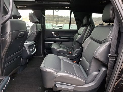 Used 2025 Ford Expedition Max Platinum w/ Stealth Appearance Package image 10