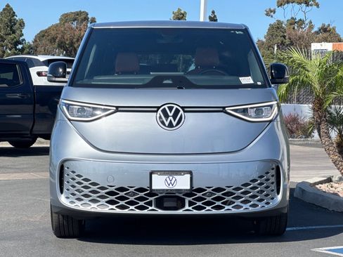 New 2025 Volkswagen ID. Buzz Pro S image 3