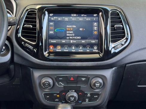 Used 2018 Jeep Compass Limited w/ Navigation Group FWD image 21