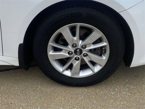Used 2016 Kia Optima LX image 7