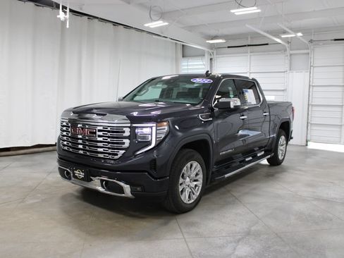 Used 2024 GMC Sierra 1500 Denali AWD/4WD image 4
