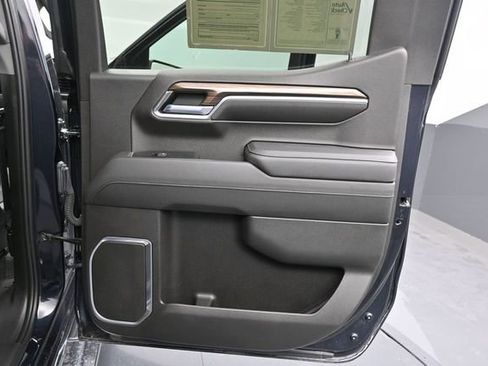 Used 2022 Chevrolet Silverado 1500 LT w/ Z71 Off-Road Package AWD/4WD image 28