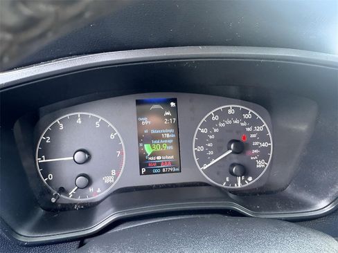 Used 2023 Toyota Corolla Cross LE image 17