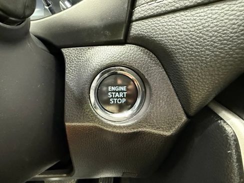 Used 2025 Toyota RAV4 XLE FWD image 40