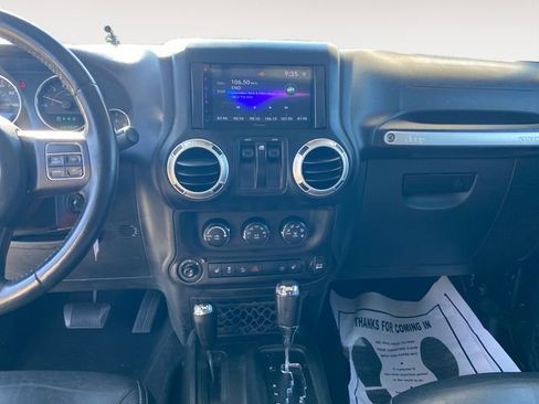 Used 2017 Jeep Wrangler Sahara w/ Dual Top Group AWD/4WD image 11