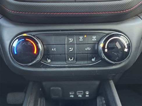 Used 2022 Chevrolet TrailBlazer RS image 21