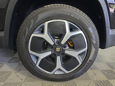Used 2024 Rivian R1S Adventure Quad AWD/4WD image 10