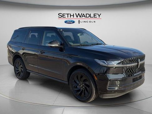 New 2026 Lincoln Navigator Reserve w/ Jet Appearance Package image 1