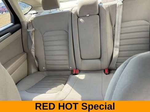 Used 2018 Ford Fusion SE image 28