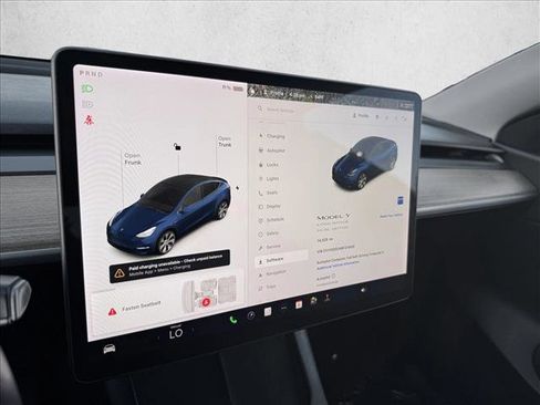 Used 2021 Tesla Model Y Long Range image 15