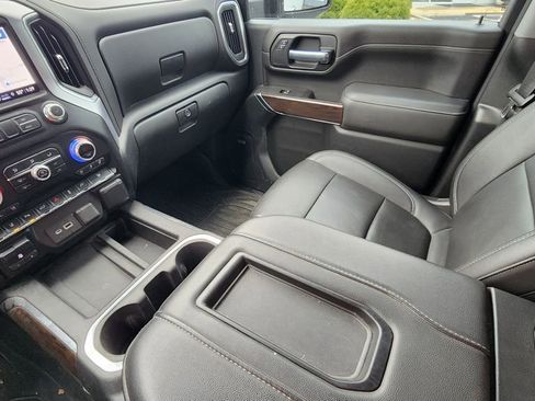 Used 2021 GMC Sierra 2500 SLT w/ SLT Preferred Package image 21