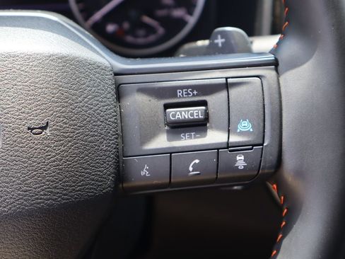 Used 2025 Nissan Rogue SV AWD/4WD image 13