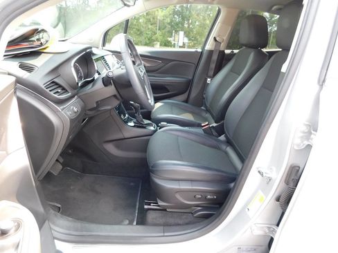 Used 2022 Buick Encore Preferred w/ Safety Package AWD/4WD image 12