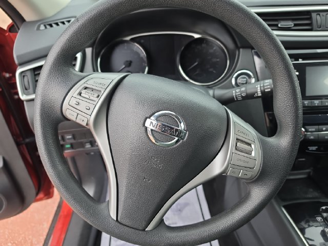 Used 2016 Nissan Rogue SV AWD/4WD image 14