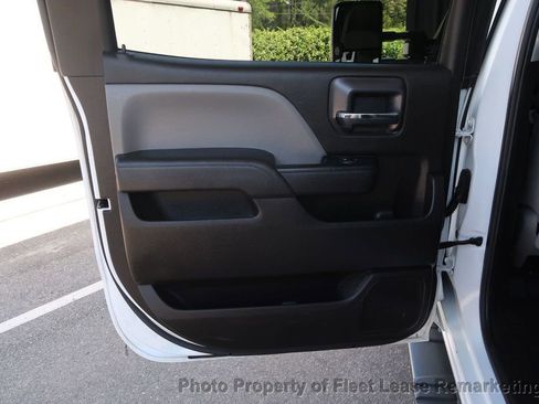 Used 2019 GMC Sierra 3500 4x4 Crew Cab w/ Sierra Convenience Package image 17