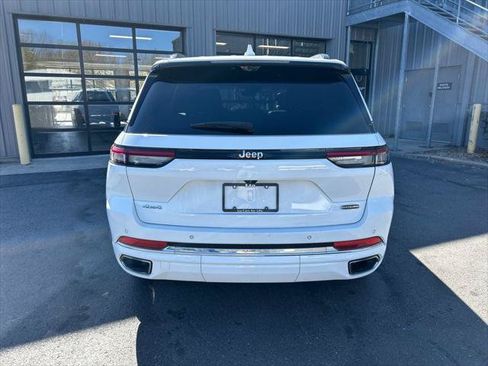 Certified 2023 Jeep Grand Cherokee Overland w/ Luxury Tech Group IV AWD/4WD image 5