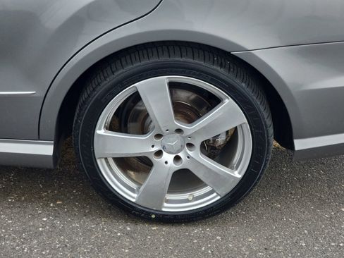 Used 2010 Mercedes-Benz E 350 Sedan image 37