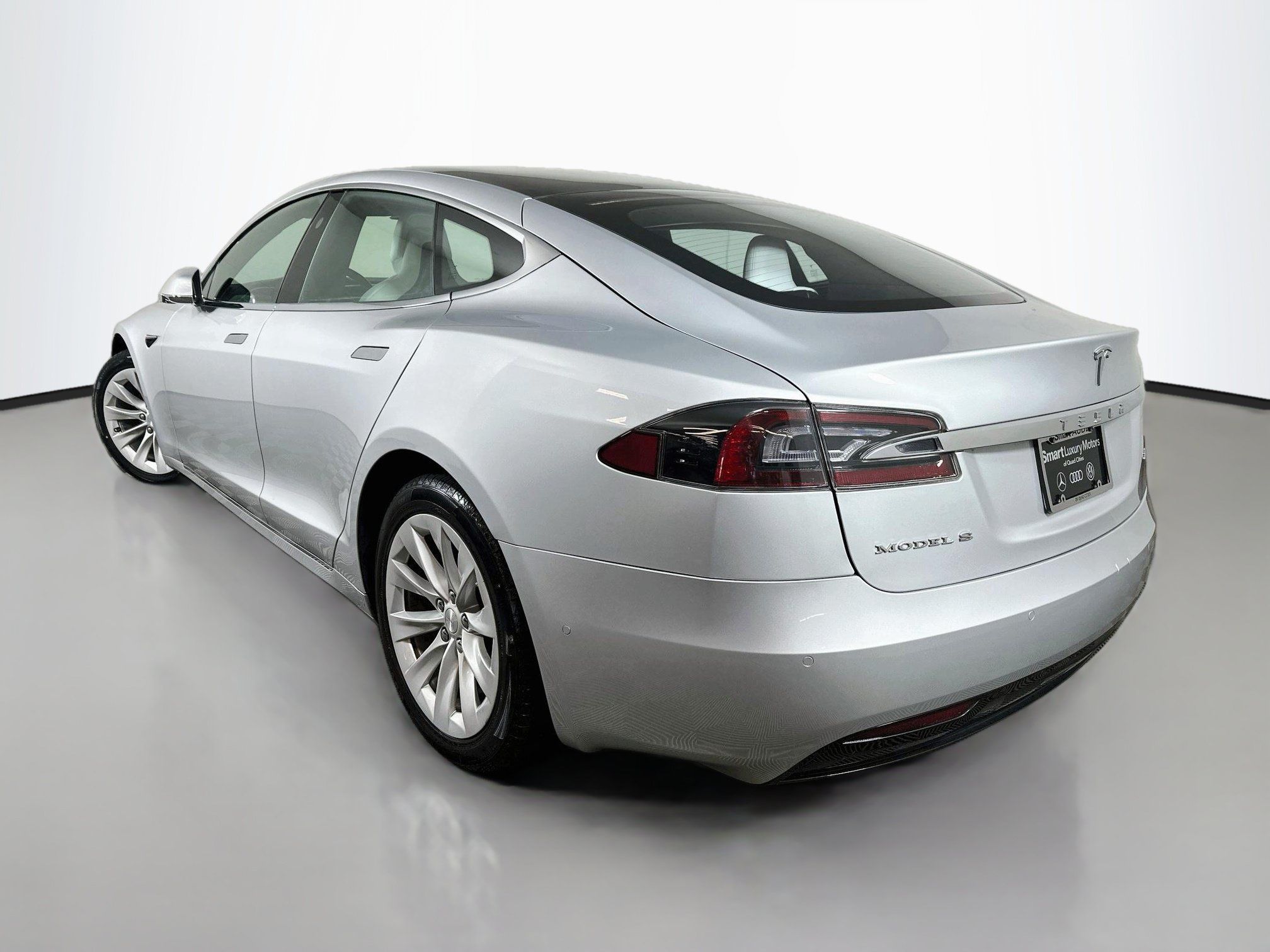 Used 2017 Tesla Model S 100D AWD/4WD image 5