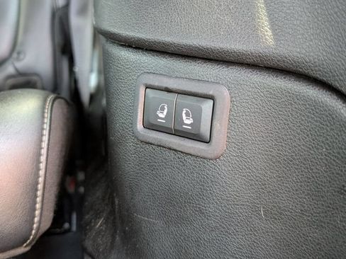 Used 2024 Jeep Wagoneer L Series II RWD image 28