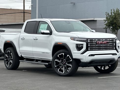 New 2026 GMC Canyon Denali image 2