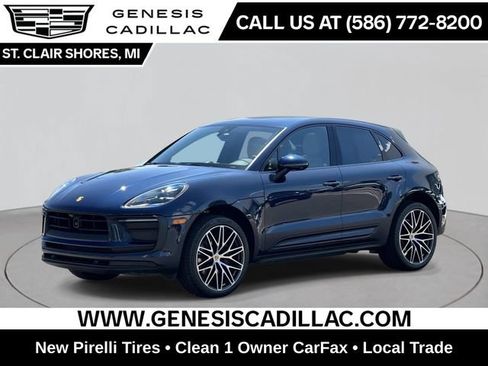 Used 2022 Porsche Macan AWD/4WD image 1