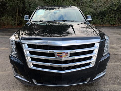 Used 2017 Cadillac Escalade Premium Luxury image 16