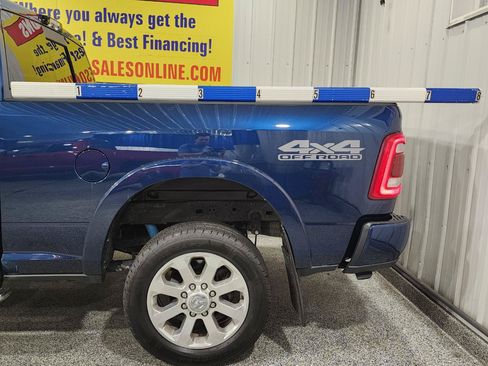 Used 2022 RAM 2500 Laramie AWD/4WD image 2