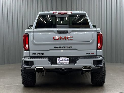 Used 2025 GMC Sierra 1500 AT4 w/ Technology Package AWD/4WD image 4
