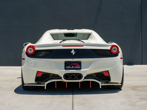 Used 2014 Ferrari 458 Spider RWD image 10
