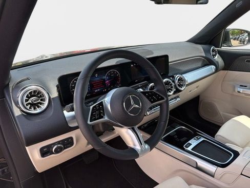 Used 2026 Mercedes-Benz GLB 250 image 17