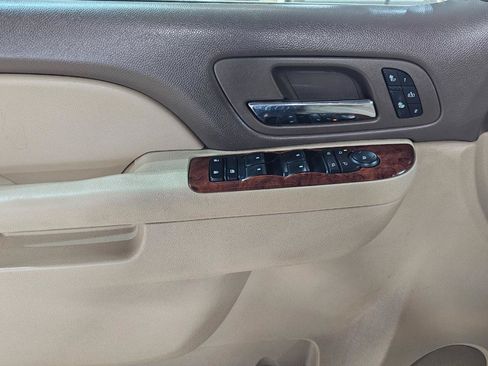 Used 2011 Chevrolet Tahoe LT w/ Luxury Package RWD image 32
